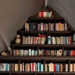 arredare mansarda, libreria su misura