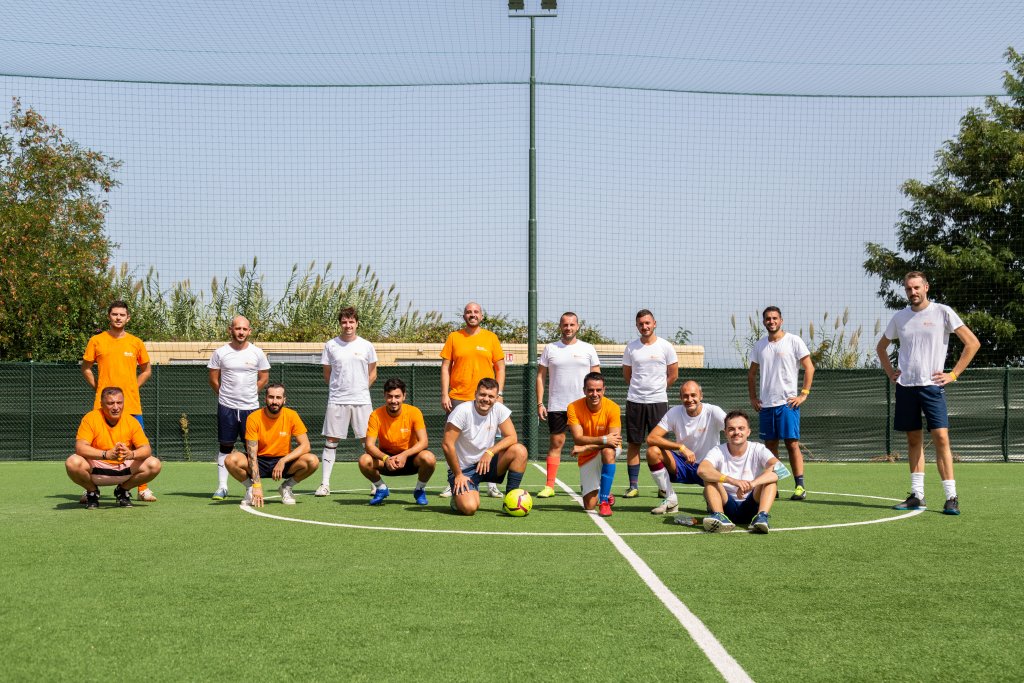 Incentive Awards: un evento memorabile di formazione, team building e divertimento firmato Facile Ristrutturare | Facile Ristrutturare team building facile ristrutturare partita calcetto incentive adwords