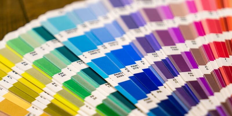 Pantone presenta il colore dell'anno 2021 | Facile Ristrutturare Mazzetta colori Pantone