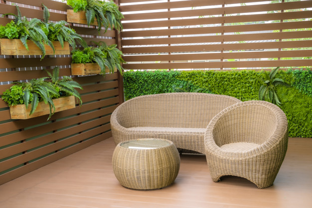 Apri la finestra alla primavera: i consigli per arredare il balcone | Facile Ristrutturare Poltroncine in tartan