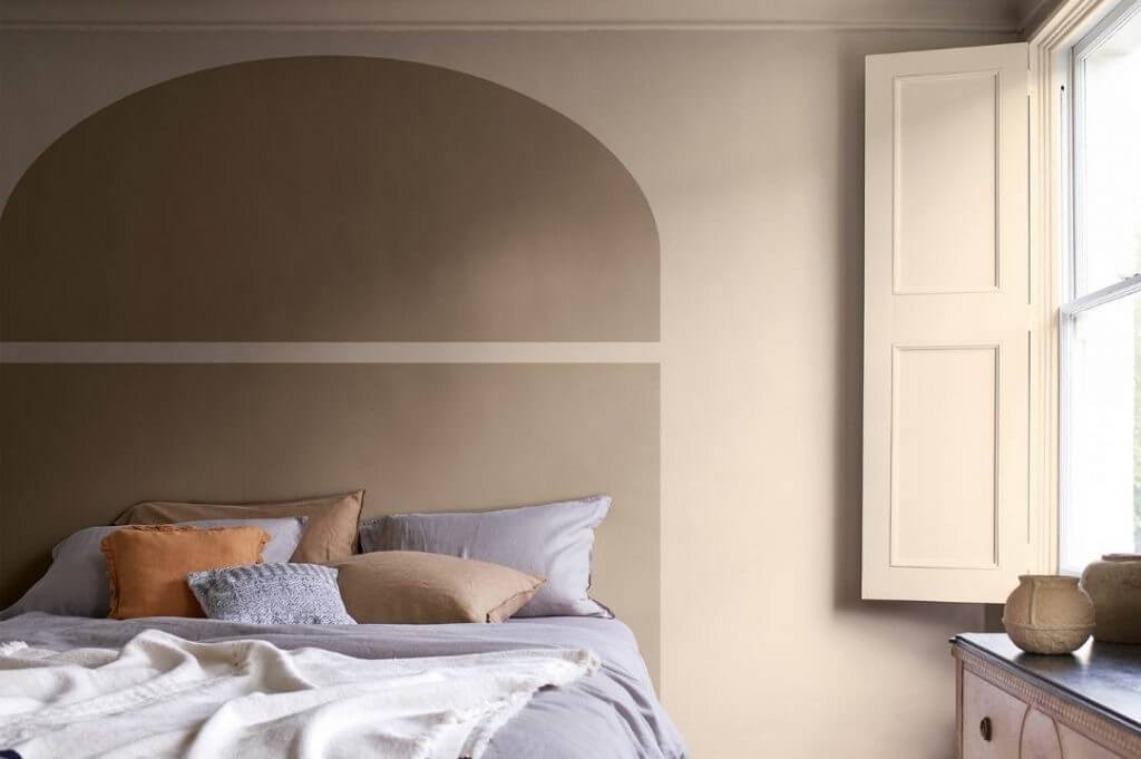 Archi e cerchi: personalizza le pareti con le palette di Sikkens! | Facile Ristrutturare Arco dipinto sulla testata del letto. Palette brave ground di Sikkens.