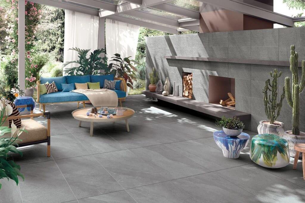 terrazzo con piastrelle effetto pietra gres porcellanato