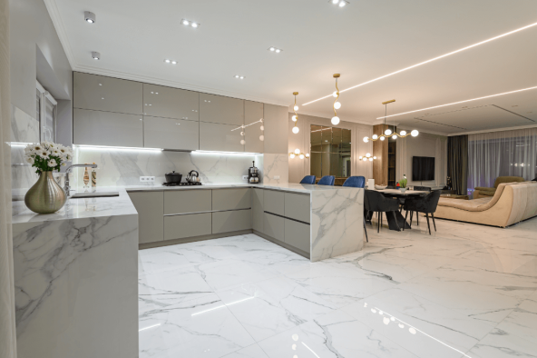Rivestimenti in marmo e legno: come abbinarli