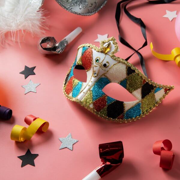Carnevale in casa: 10 consigli per un tocco di colore! | Facile Ristrutturare maschera di carnevale home made fatta in casa