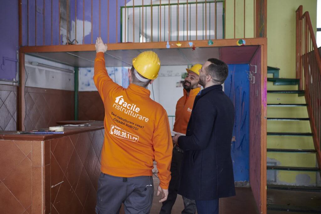 facile sognare alberto vanin in cantiere con tecnici