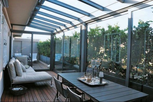 Verande: via libera alla chiusura di balconi e terrazzi senza permessi: ecco come fare | Facile Ristrutturare Verande: via libera alla chiusura di balconi e terrazzi senza permessi: ecco come fare