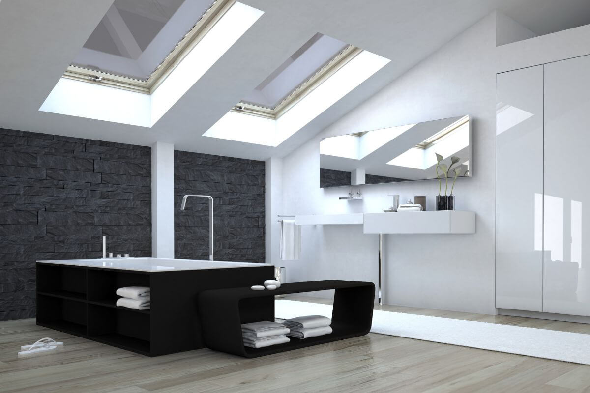 Tendenze bagno 2023 Bagno moderno di design con rivestimento in pietra e parquet