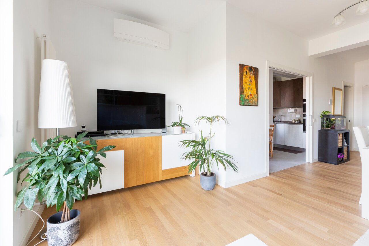soggiorno con parquet rovere dallo stile nordico