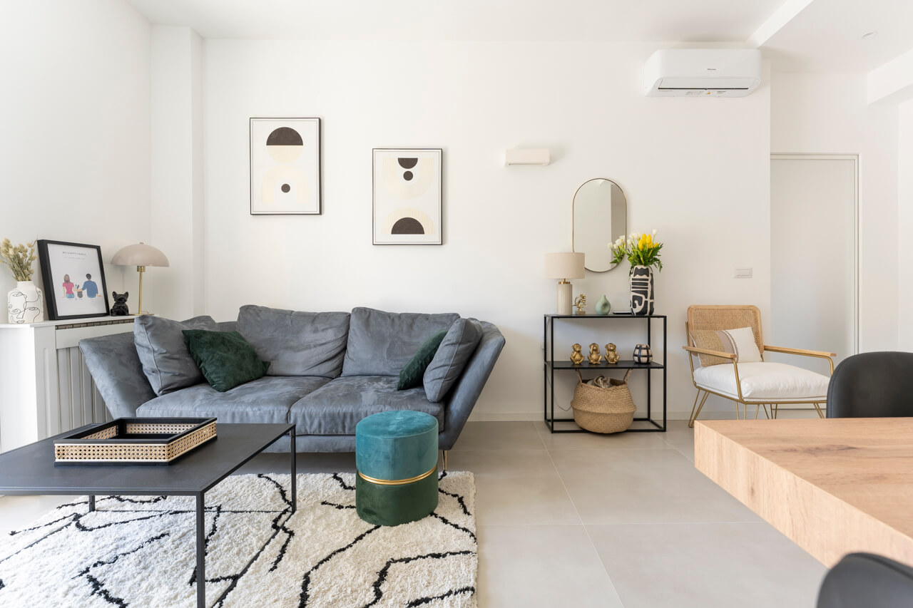 open space in stile moderno e minimal con colori a contrasto