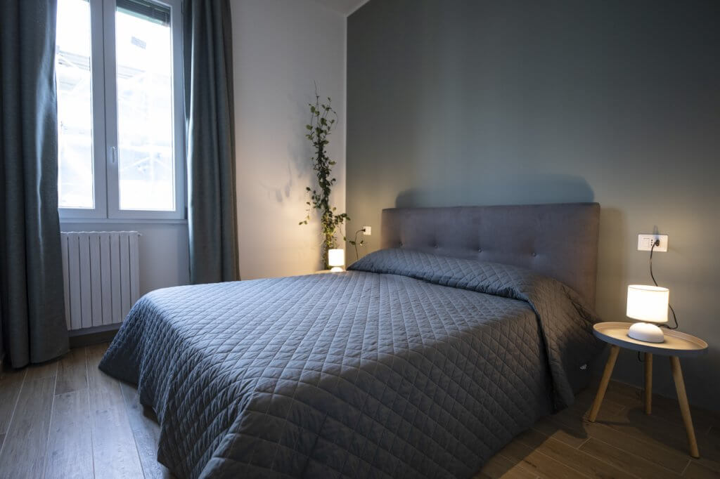 letto con tastiera imbottita