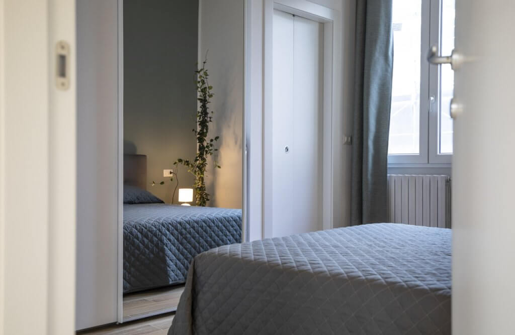 camera da letto in stile contemporaneo