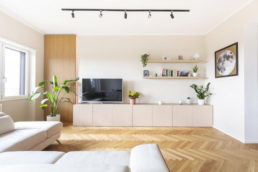 Salotto con parquet a lisca di pesce