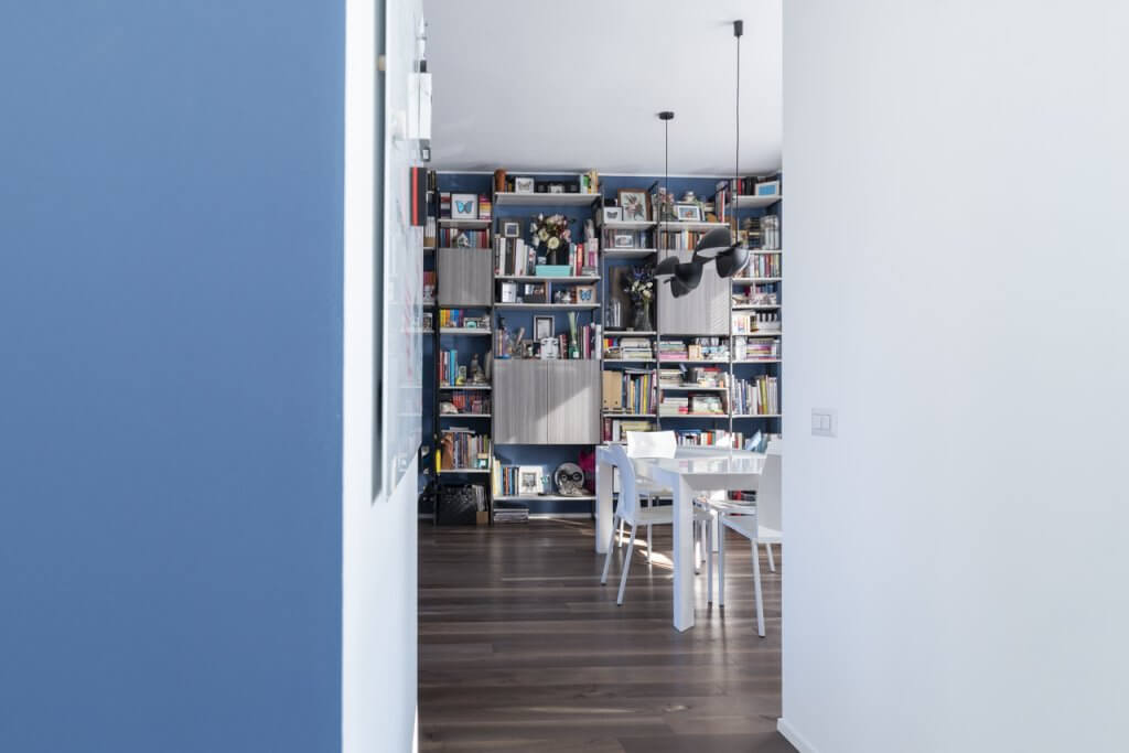 open space cucina-salotto con parquet