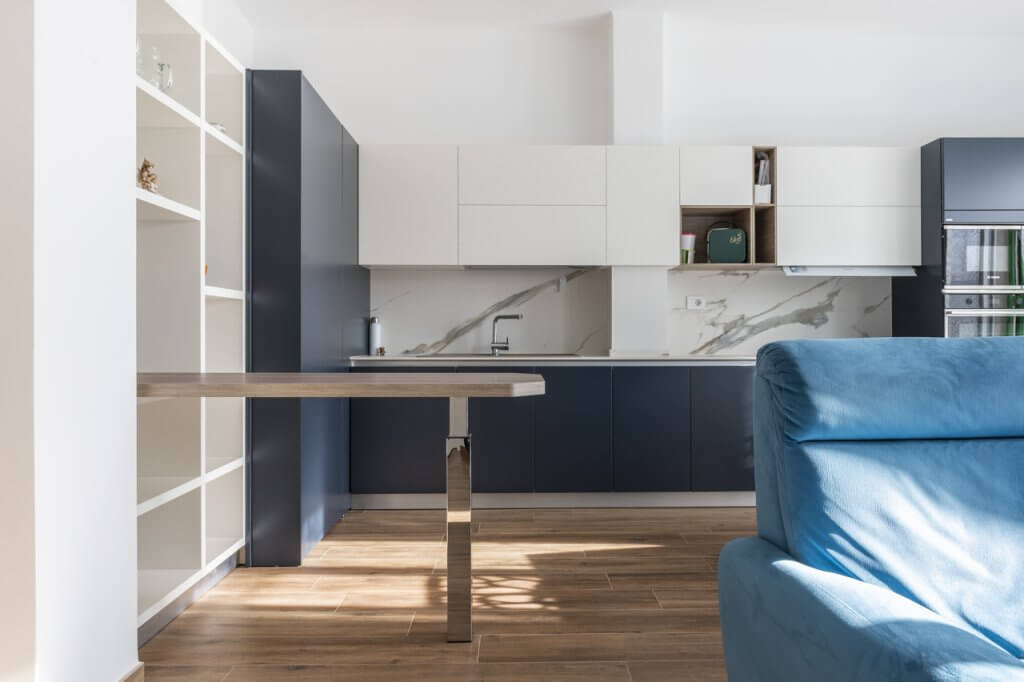 cucina black and white