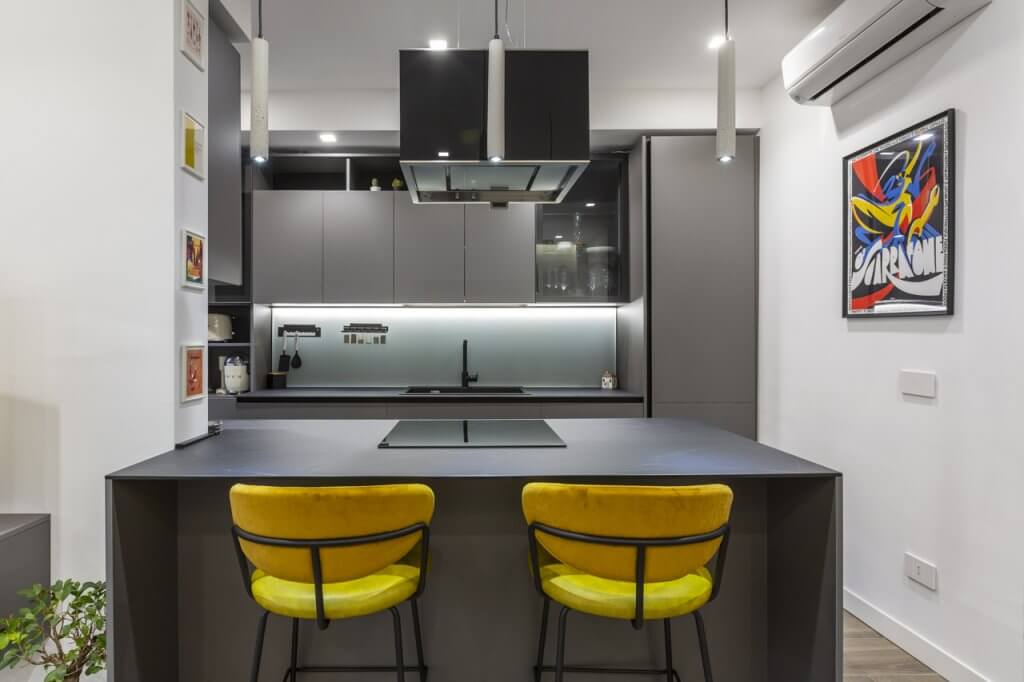 cucina con isola moderna