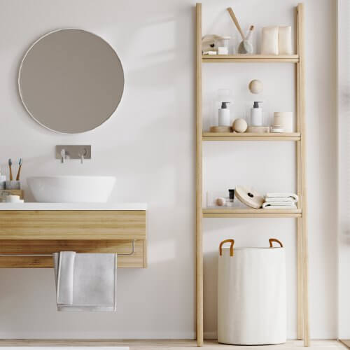 Idee salvaspazio per arredare un bagno piccolo | Facile Ristrutturare bagno piccolo mensole verticali legno chiaro